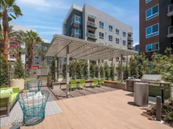 Apartment Spacious 2-bedroom Near Disneyland And Convention Center *