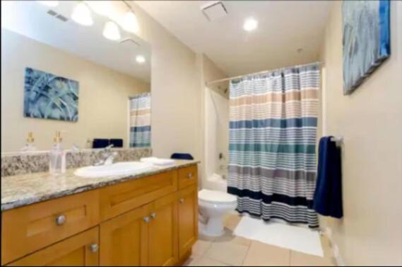 Spacious 2-bedroom Near Disneyland And Convention Center Apartment *